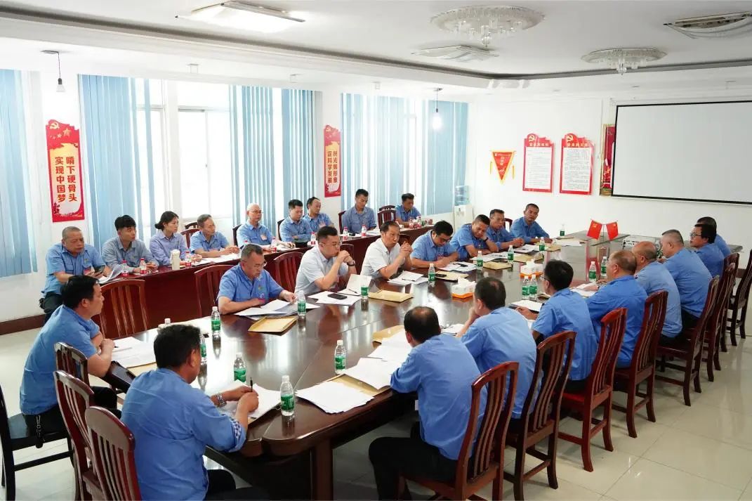 1714116572919502.jpg 海南矿业召开第四届职工代表大会第一次会议64.jpg