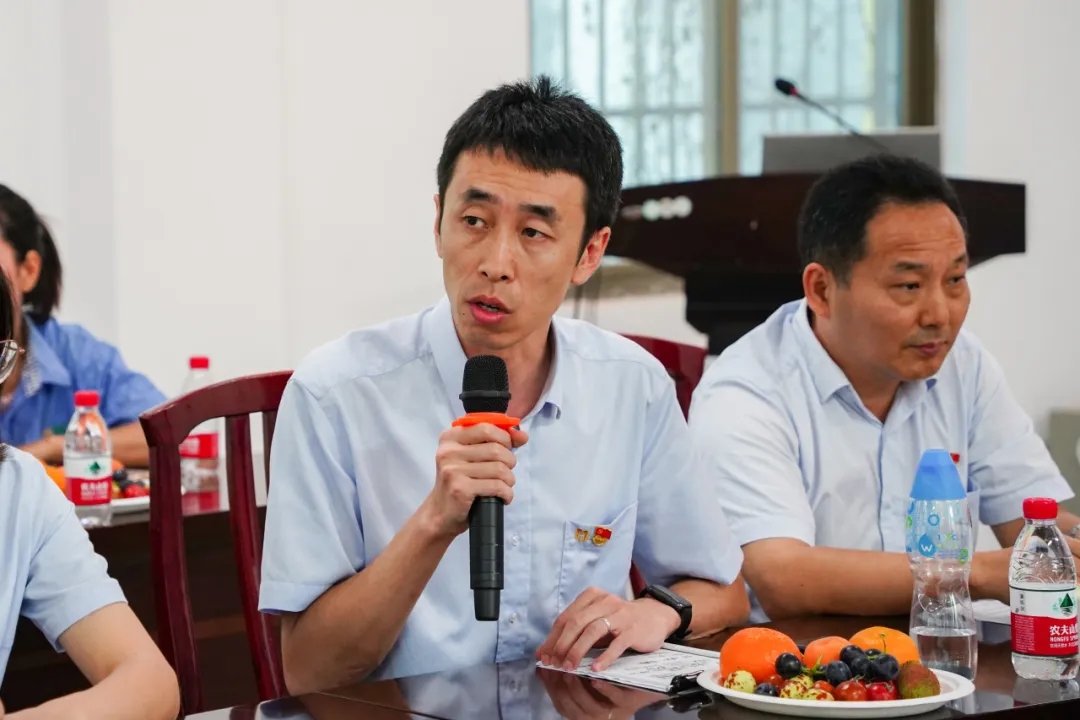 1719828061701389.jpg 海南矿业召开“七一”座谈会4.jpg