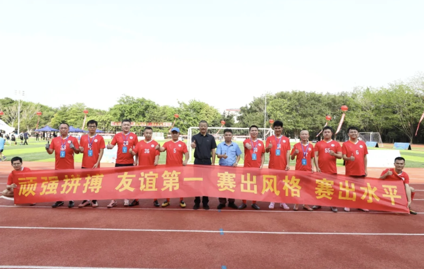 海南矿业足球队:海南矿业足球队出战海南“国资杯”暨第七届昌江“芒果杯”足球赛
